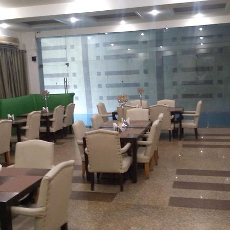 Hotel Bizzotel Gurgaon Luaran gambar
