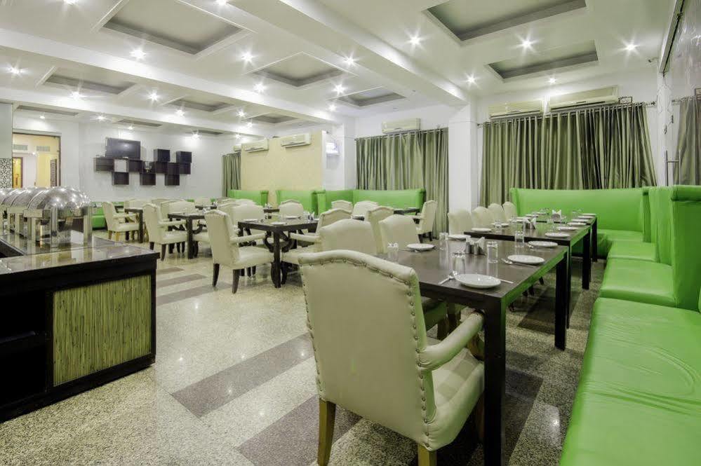 Hotel Bizzotel Gurgaon Luaran gambar