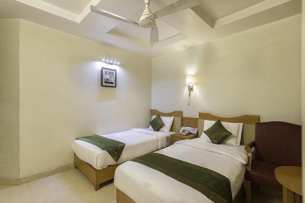 Hotel Bizzotel Gurgaon Luaran gambar