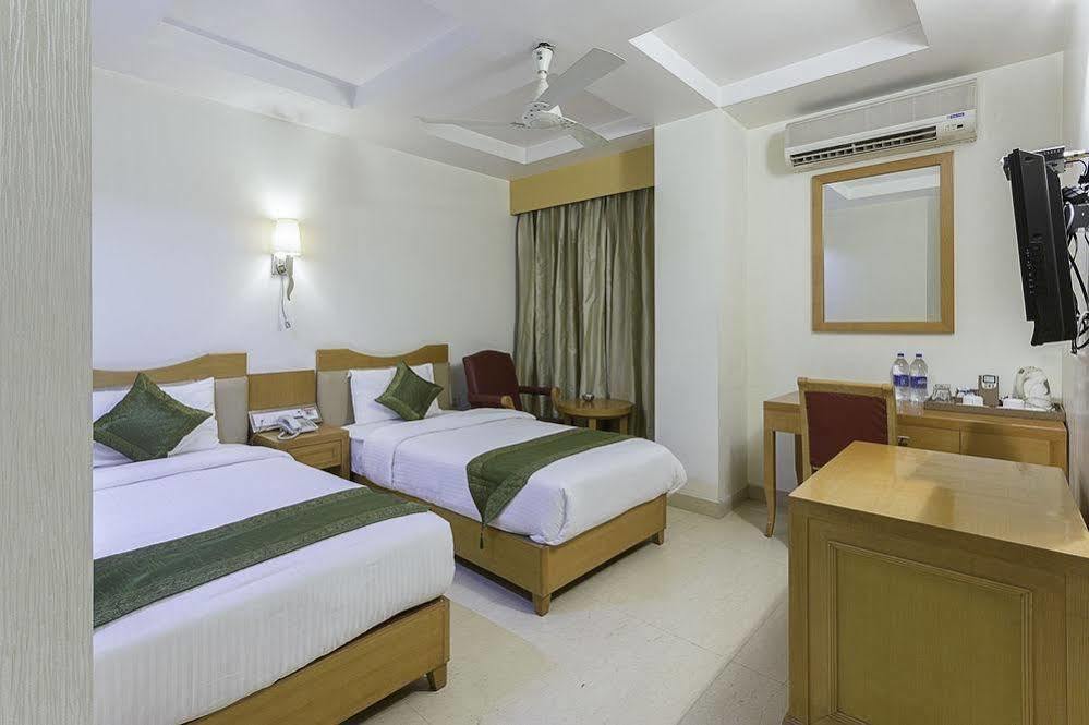 Hotel Bizzotel Gurgaon Luaran gambar